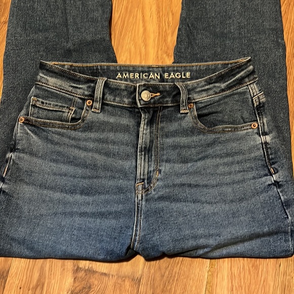 American Eagle Stretch Mom Jeans Medium Wash Size 4 Short - Picture 3 of 5
